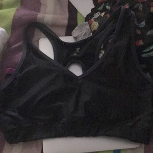 Black Old Navy sports bra
